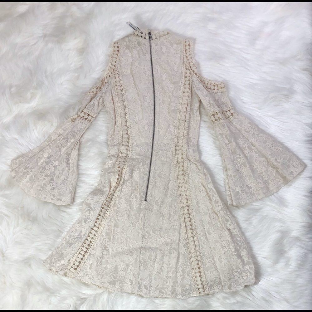 Alice + Olivia Enya Cold Shoulder Lace Dress - Picture 5 of 7